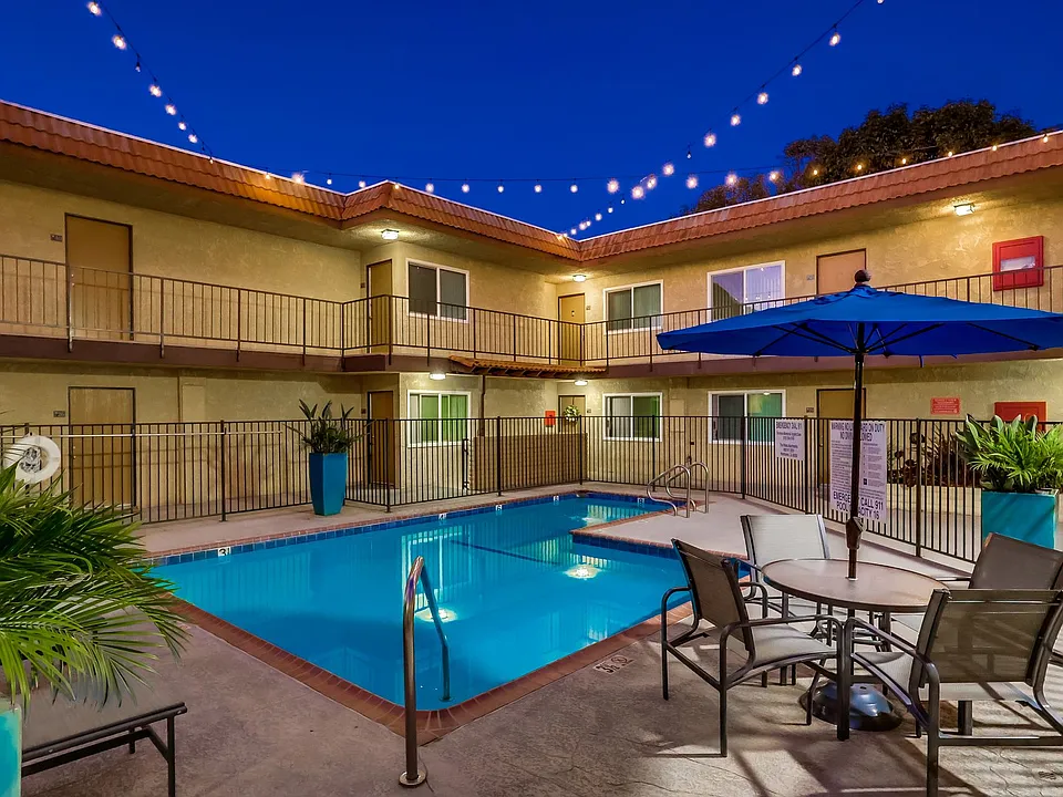 Palms Apartments