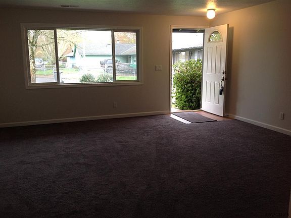 3rd image of 487 Corbett Ct NE