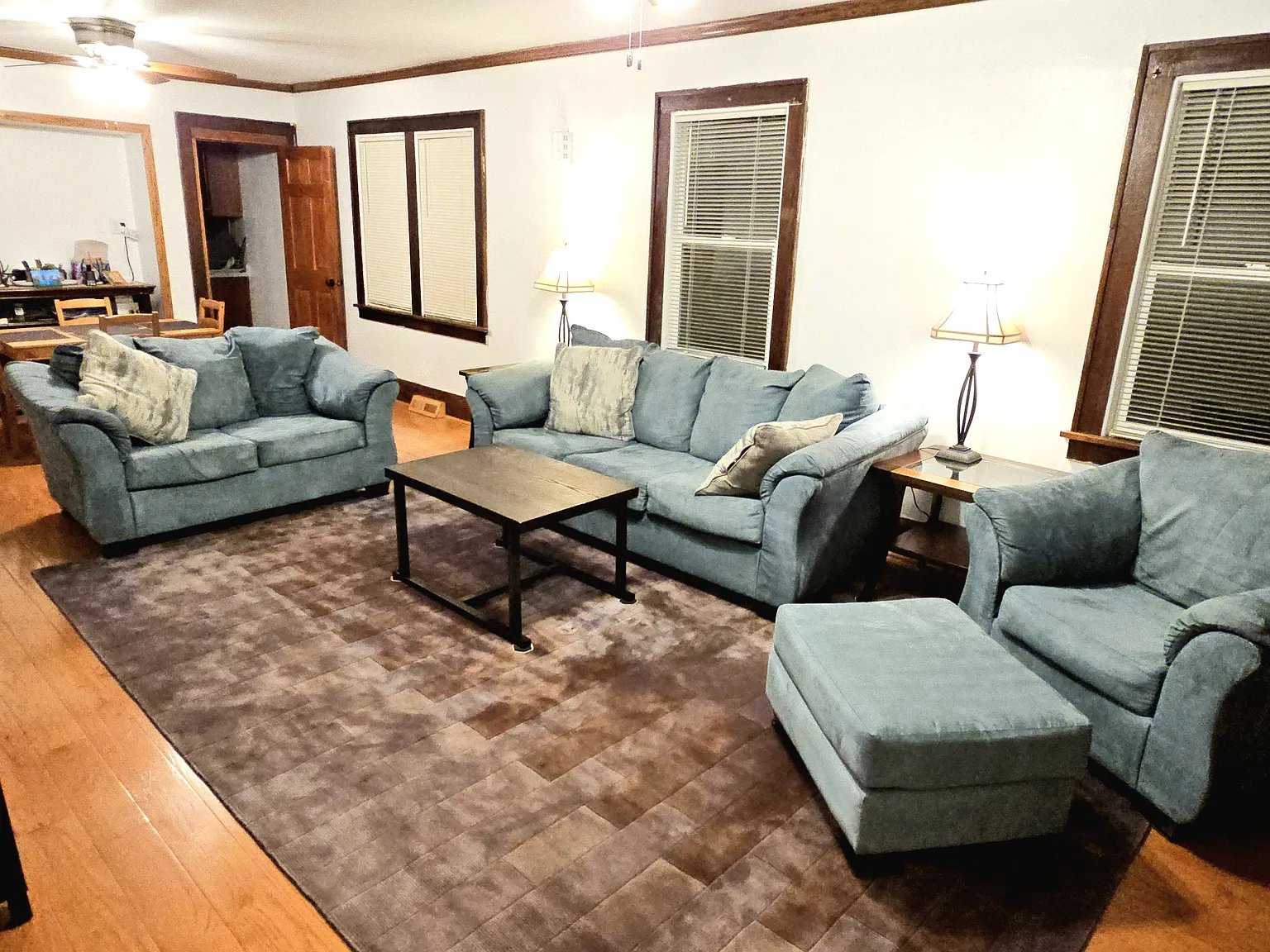 4 bed, 2748 sqft, $750 — Photo 2