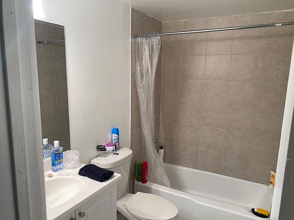 5th image of 5208 NE 24th Terrace #F122