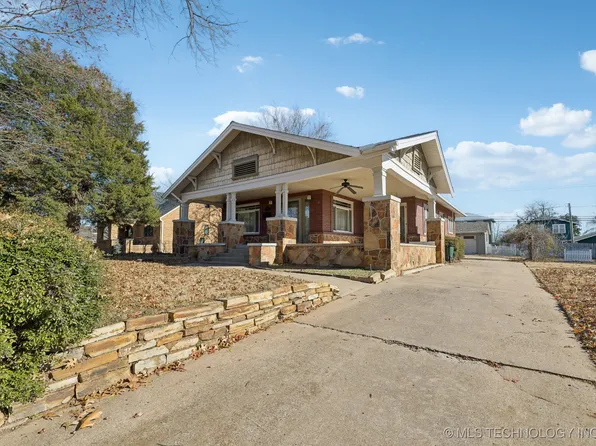 809 N Main St, Sand Springs, OK 74063