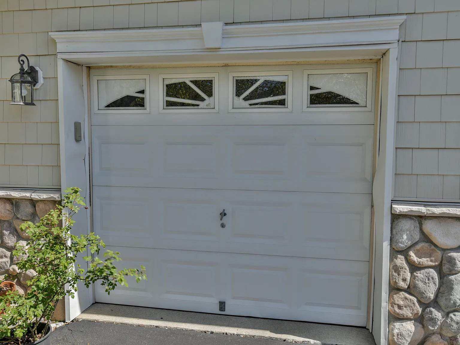 3 bed, 2272 sqft, $5,200 — Photo 3