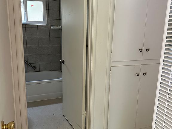 4th image of 3145 California Ave #1