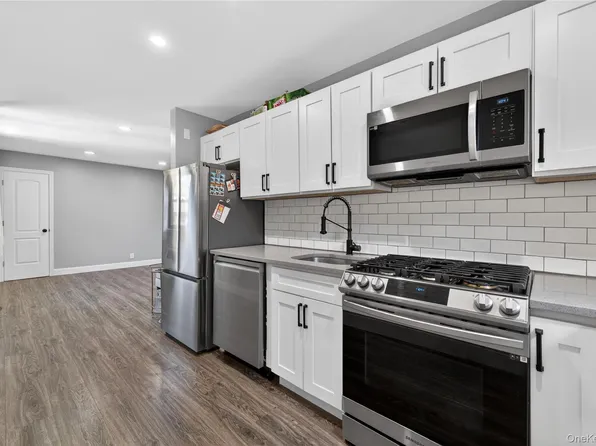 56-21 Douglastion Parkway #Upper, Douglaston, NY 11362