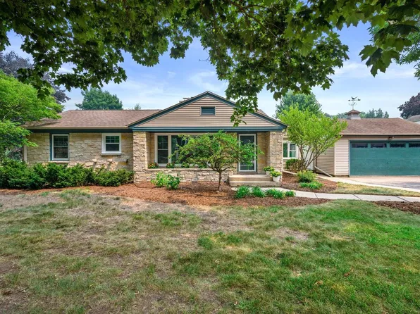 8224 N Whitney ROAD, Fox Point, WI 53217