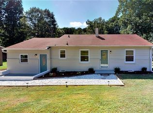 211 Lakeview Dr E, Thomasville, NC 27360