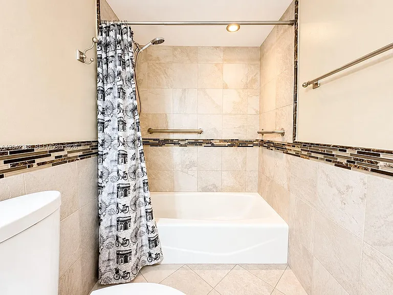 14421 N Kendall Dr #0 — Photo 13