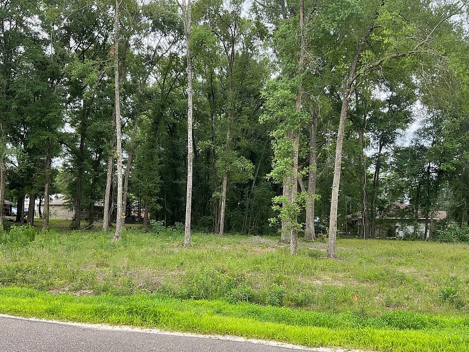 2nd image of 422 SW Heathridge Dr