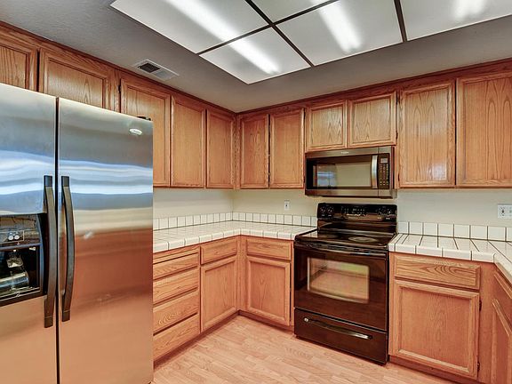 3rd image of 4888 Indian River Dr
