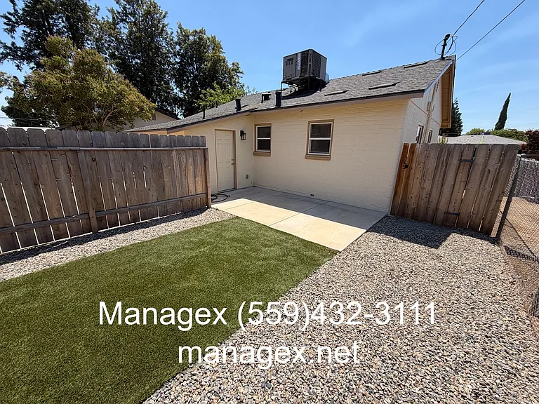 335 Oxford Ave — Photo 17