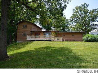 894 Country Club Ln, Waterloo, IL 62298
