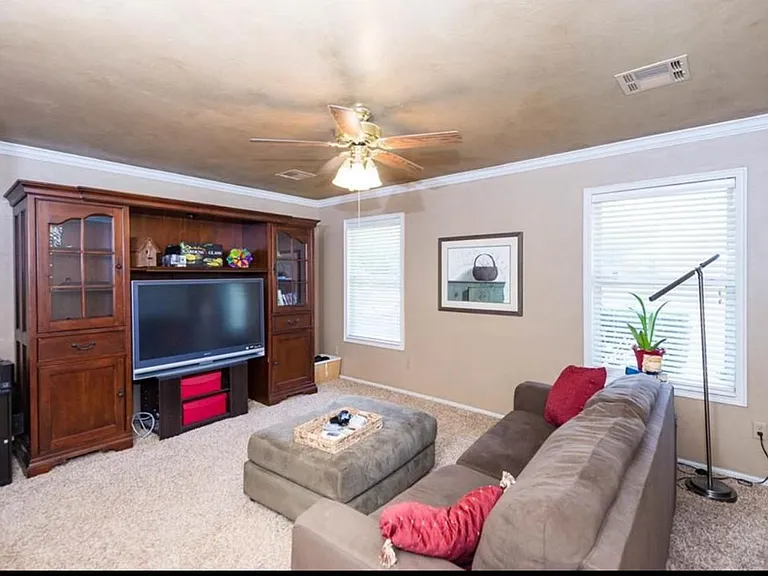 1205 W Spoon Ter — Photo 3