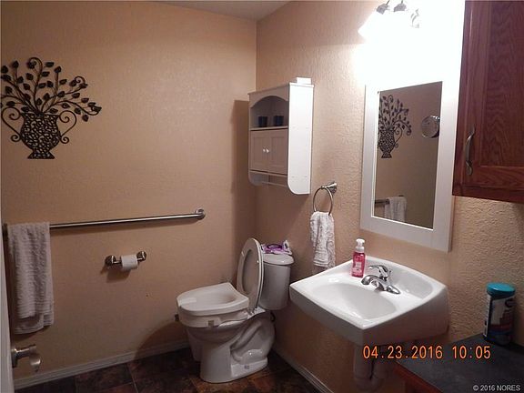 5th image of 327 E Monroe Ave