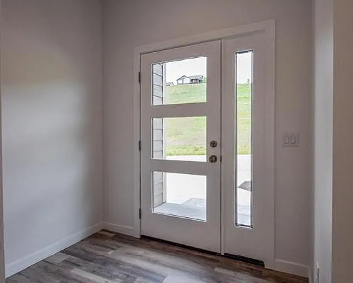 7114 Shaver Dr — Photo 3