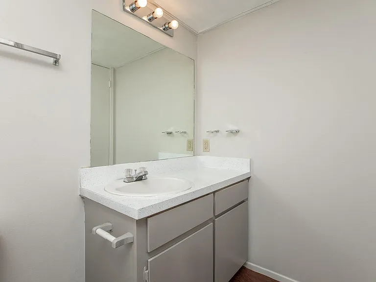 Bel Air Estates — Photo 44