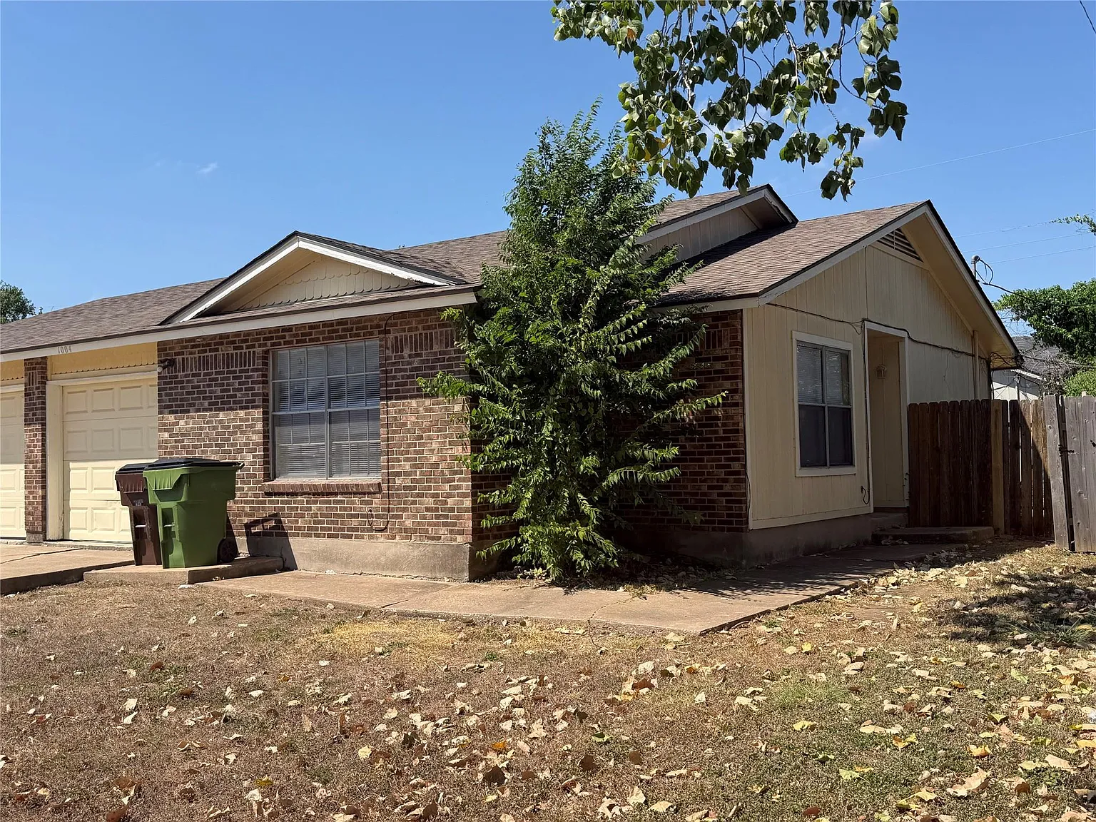 3 bed, 2.0 bath, 965 sqft, $1,595 — Photo 2