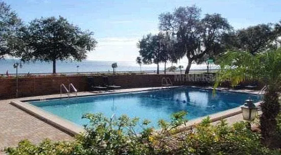 2 bed, 1000 sqft, $2,300 — Photo 3
