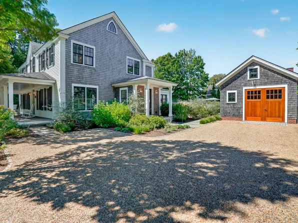96 S Summer St, Edgartown, MA 02539
