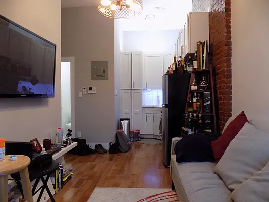 Rented by Blue Egg Realty Corp | media 23