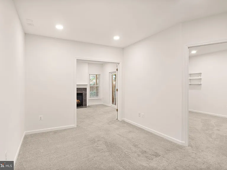 42685 Rolling Rock Sq — Photo 39