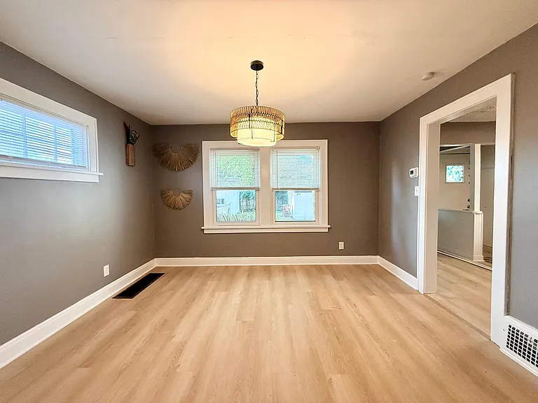 8018 Theota Ave — Photo 7