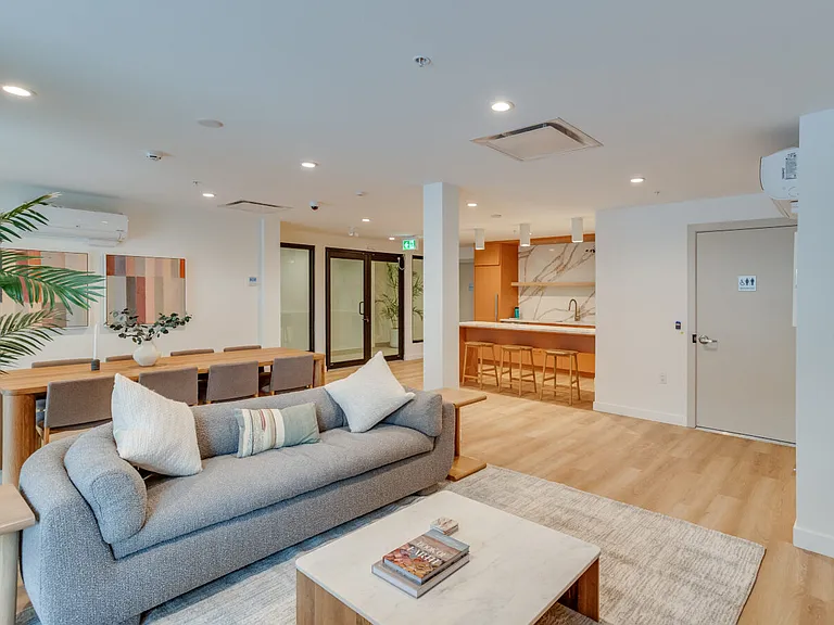 750 Robinson St — Photo 22