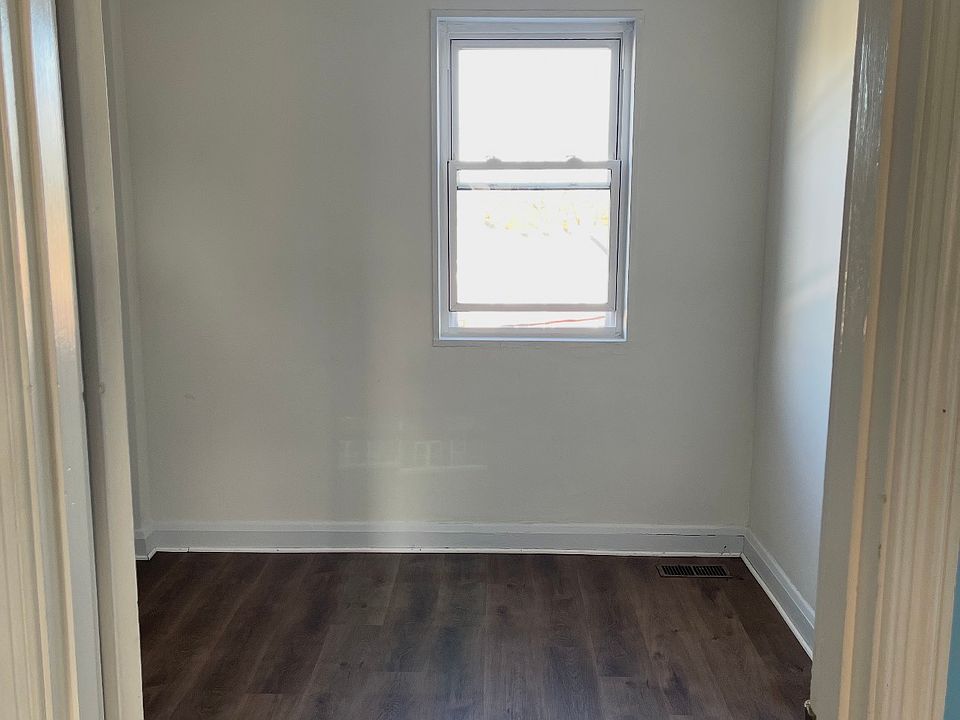 1st image of 916 Masefield Rd