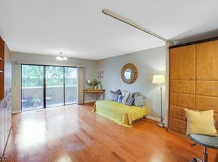 971 Bloomfield Ave #A-9-8, Glen Ridge, NJ 07028