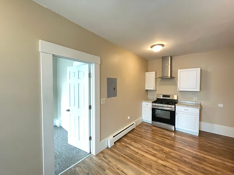 46 Glass St #6 — Photo 7