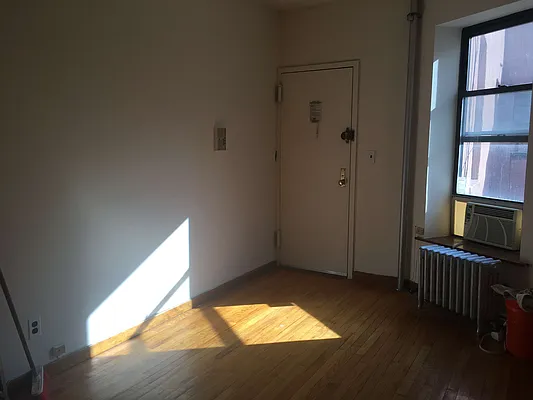 Rented by APT212 INC | media 10