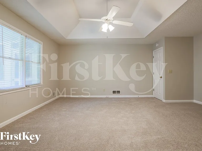 226 David Larsen Dr — Photo 7