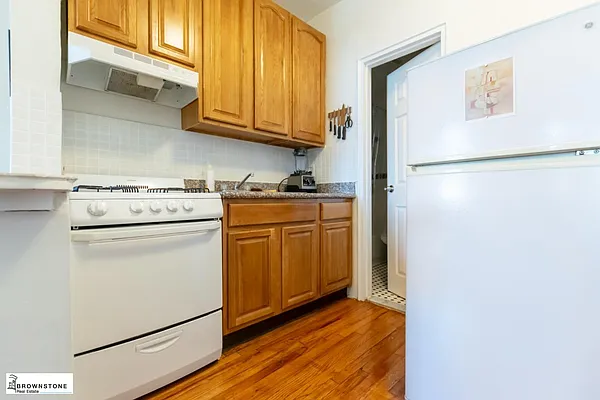 Rented by Brownstone Real Estate | media 6