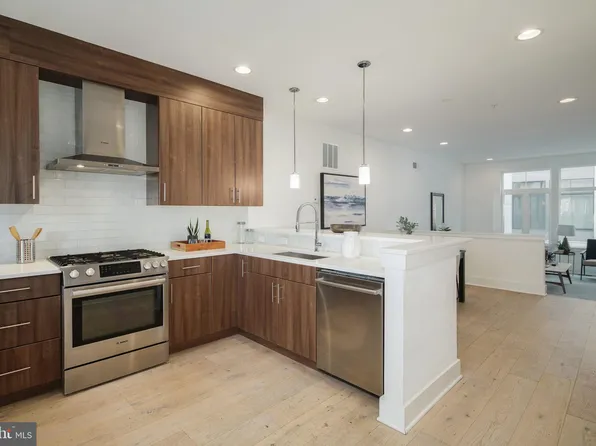 702 N Front St Unit 10, Philadelphia, PA 19123