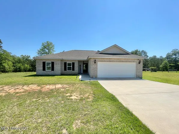 18 Harmony Dr E, Carriere, MS 39426