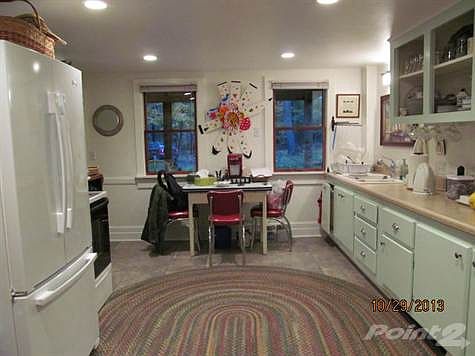 6654 Clark, kitchen best