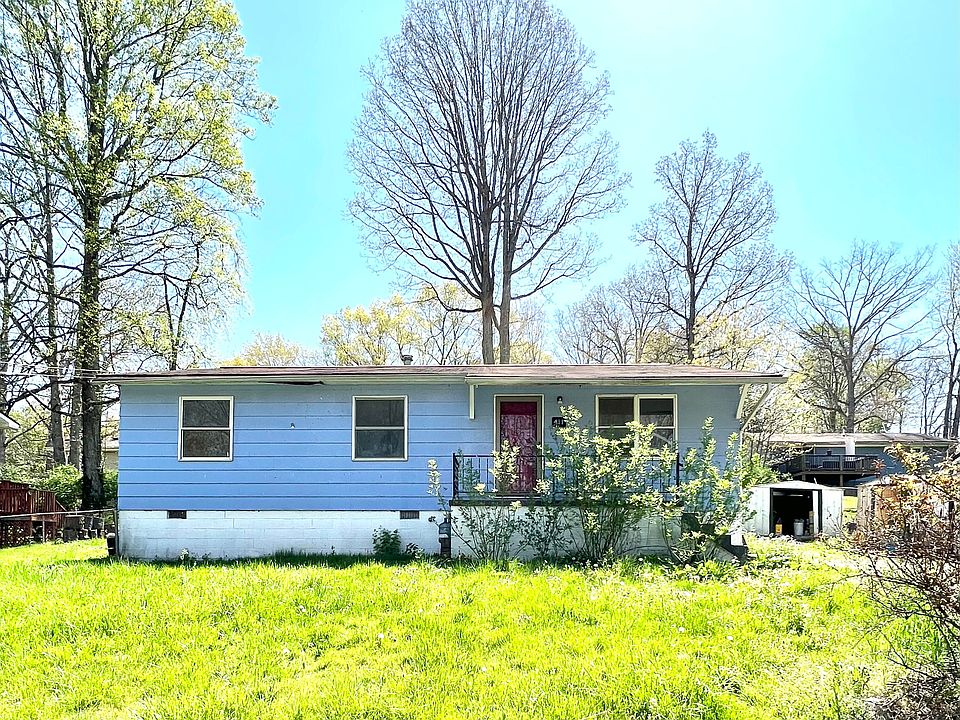 1st image of 411 Fayette Cir
