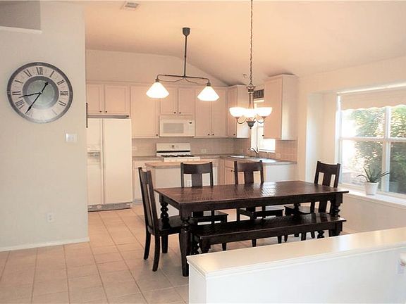 4th image of 6826 Country Club Dr