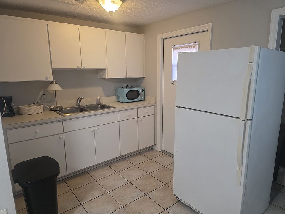 1st image of 5444 Baumann Ln Unit B