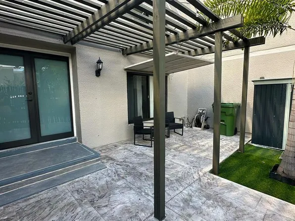 11205 NW 15th St, Hollywood, FL