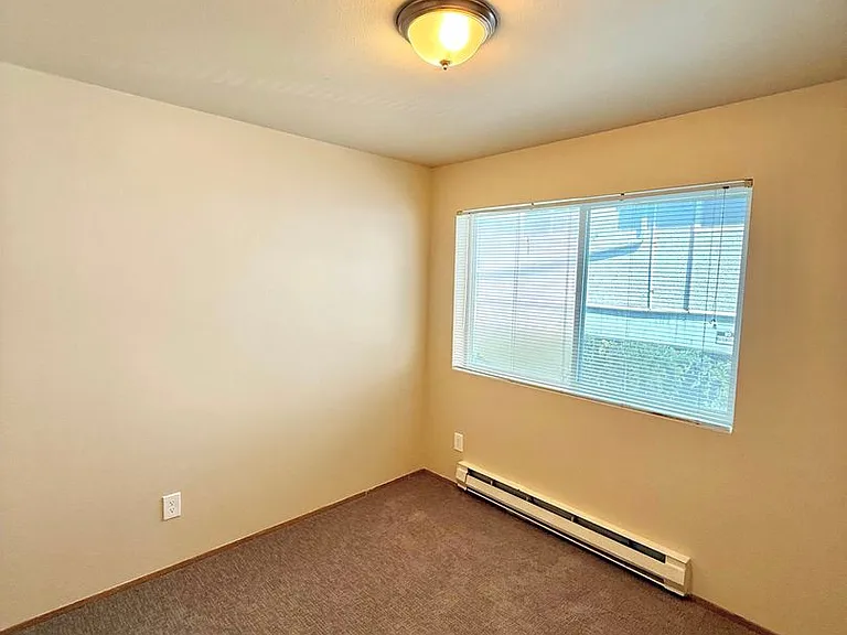 Montlake Villas — Photo 16