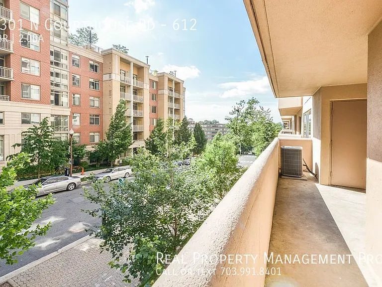 1301 N Courthouse Rd #612 — Photo 3