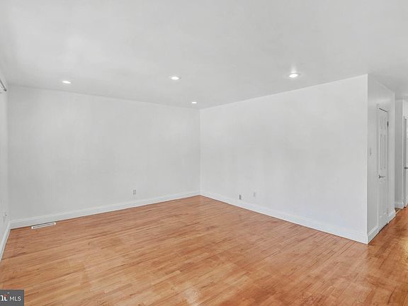 4th image of 643 Saint Anthony Ln