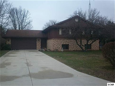 1st image of 119 River Dr