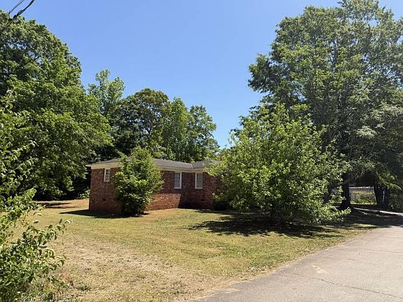 3rd image of 215 Glendale Rd