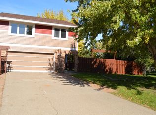 12065 Nevada Ct, Champlin, MN 55316