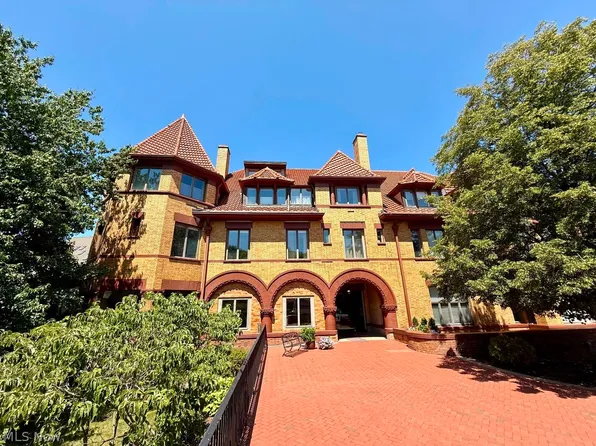 (undisclosed Address), Bay Village, OH 44140