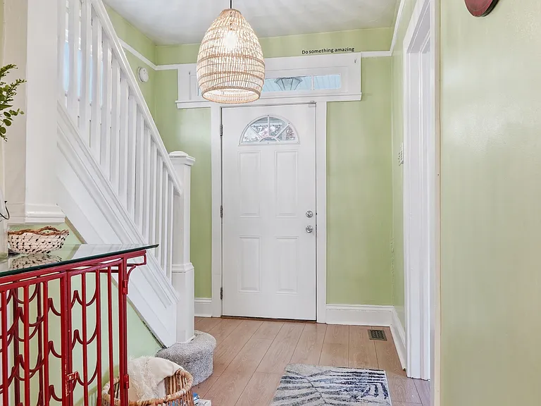 920 Oaklawn Ave — Photo 3