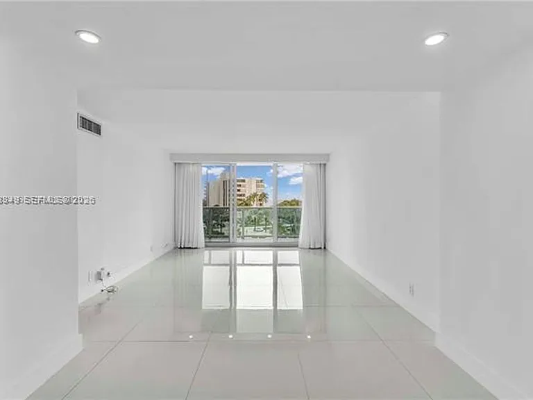 100 Bayview Dr #508 — Photo 4