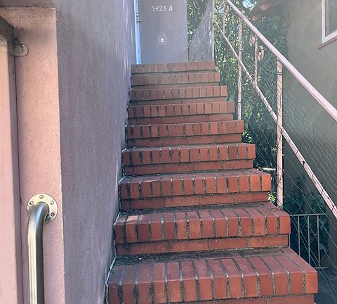 3rd image of 5428 Claremont Ave #B