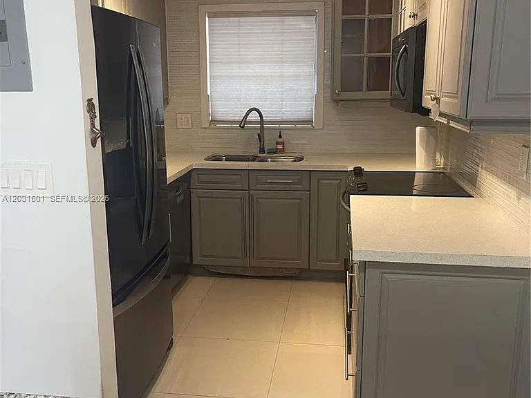 7505 SW 82nd St #212 — Photo 4